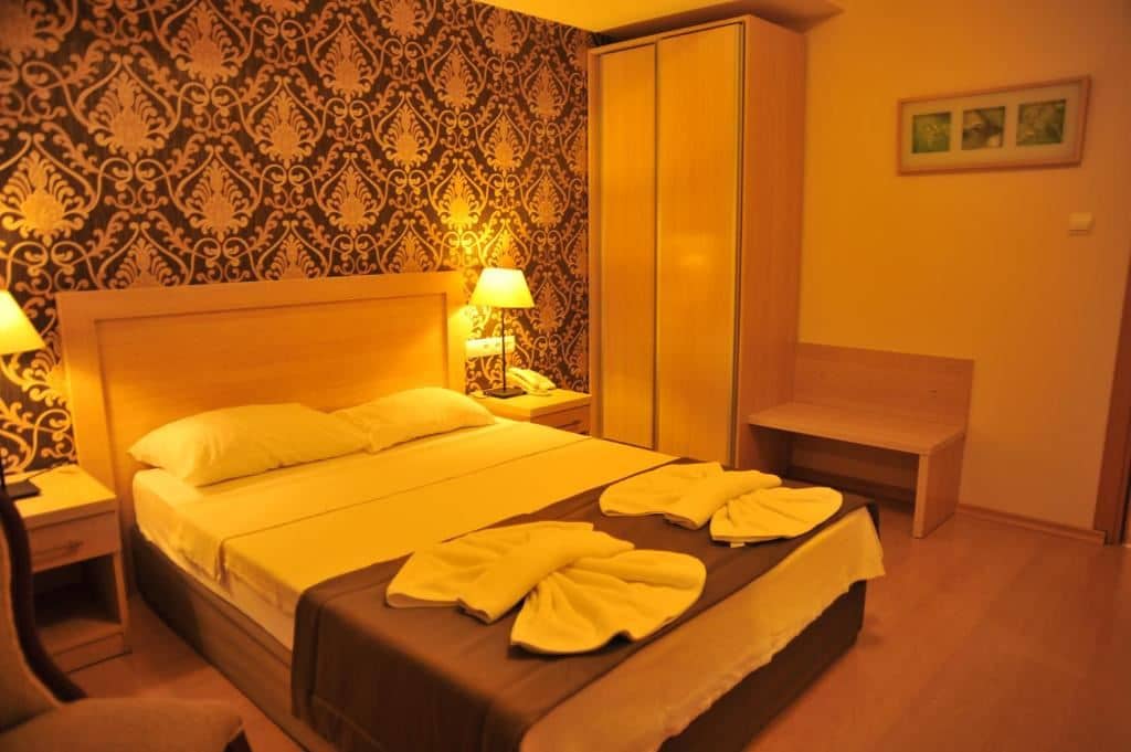 rooms-family-room