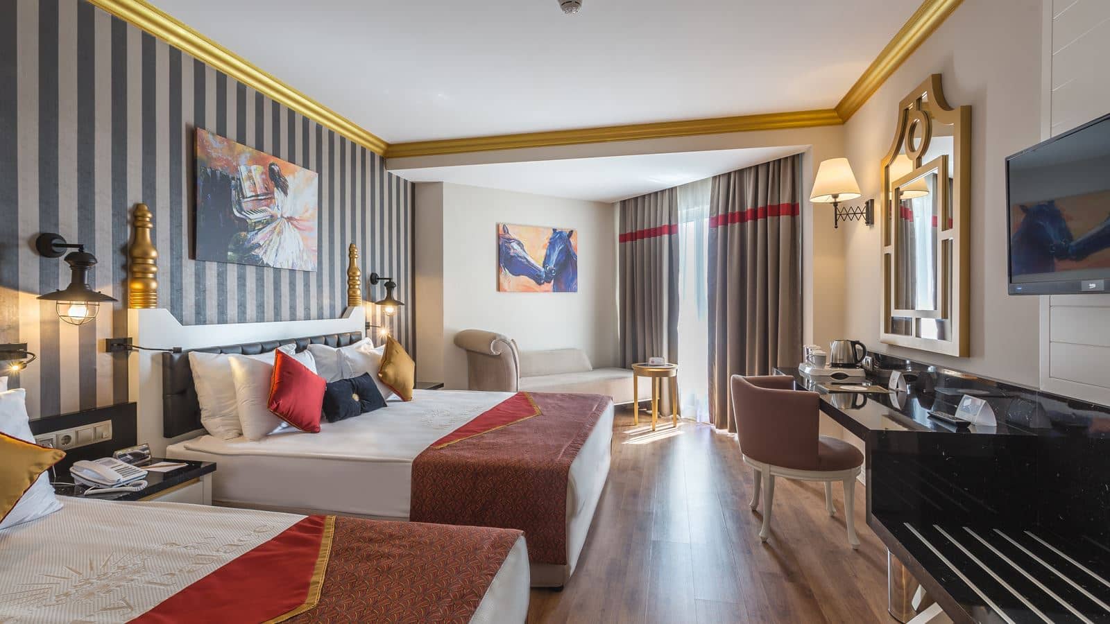 rooms-coral-room