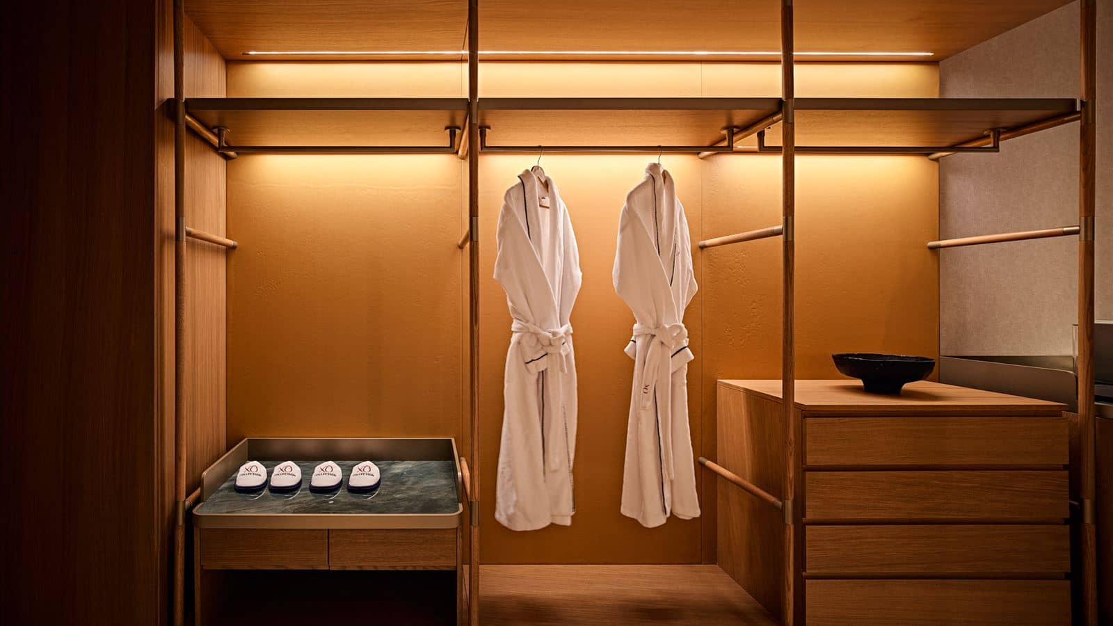 rooms-club-deluxe-sea-front-adult-zone