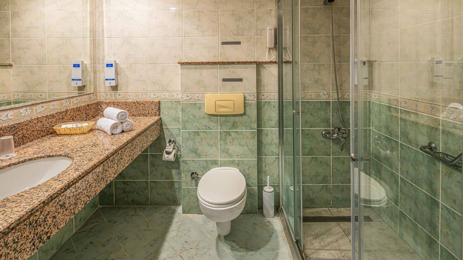 rooms-standard-room