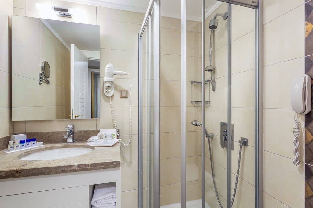 rooms-standard-room