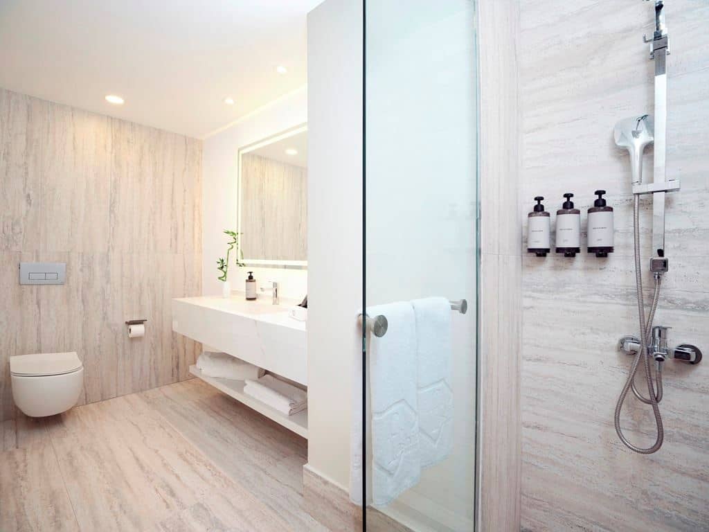 rooms-pearl-corner-room