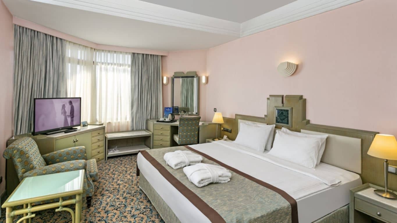 rooms-city-room