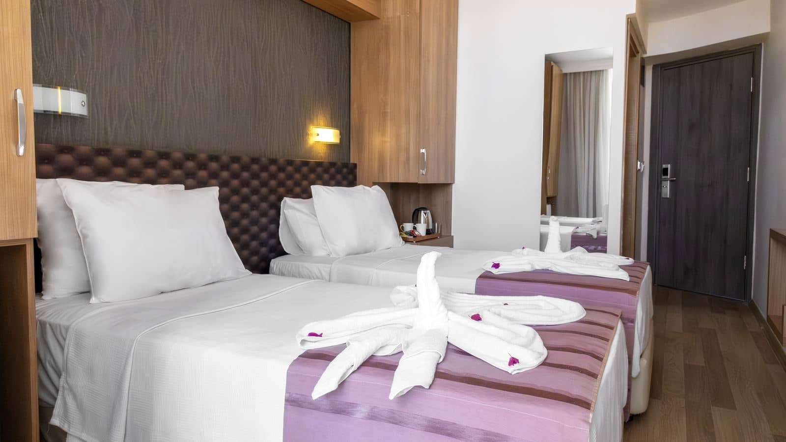 rooms-land-view-standard