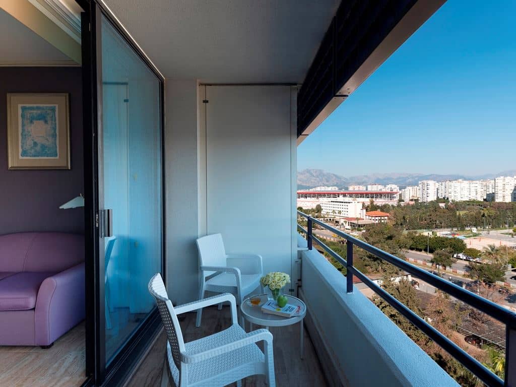 rooms-standard-room-land-view