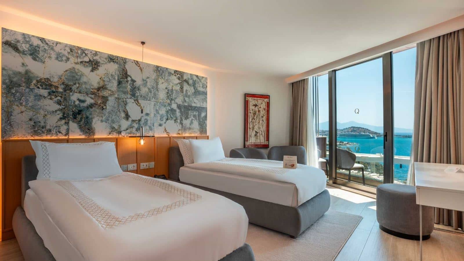 rooms-deluxe-garden-with-sea-view