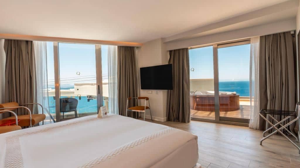 rooms-executive-room-with-terrace-jakuzi