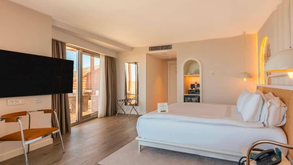 rooms-executive-room-with-terrace-jakuzi