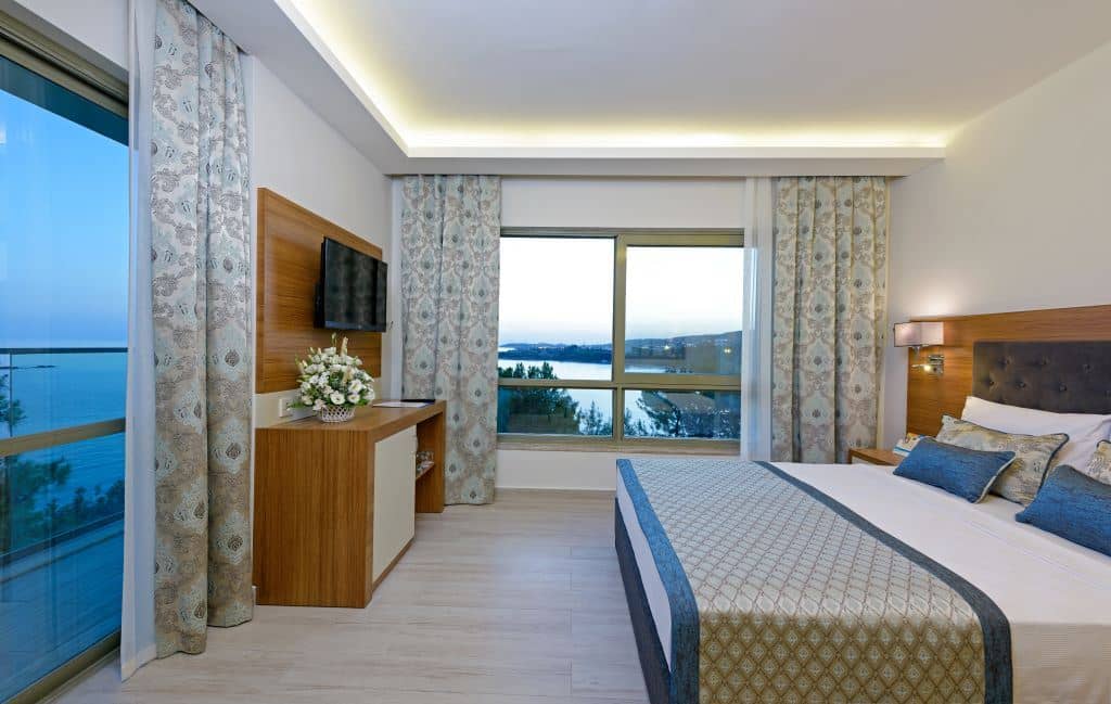 rooms-family-room