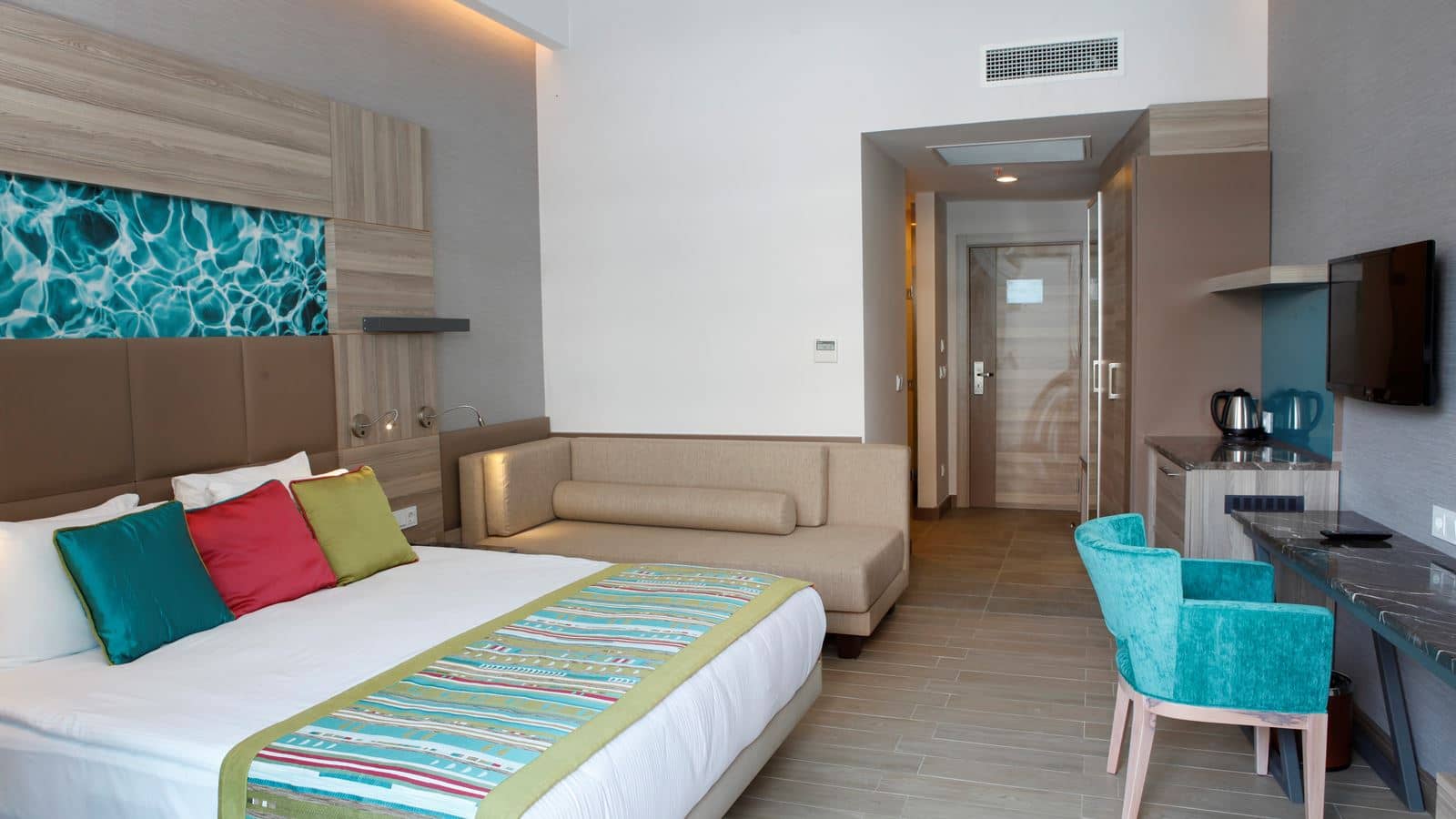 rooms-swim-up--pool-access