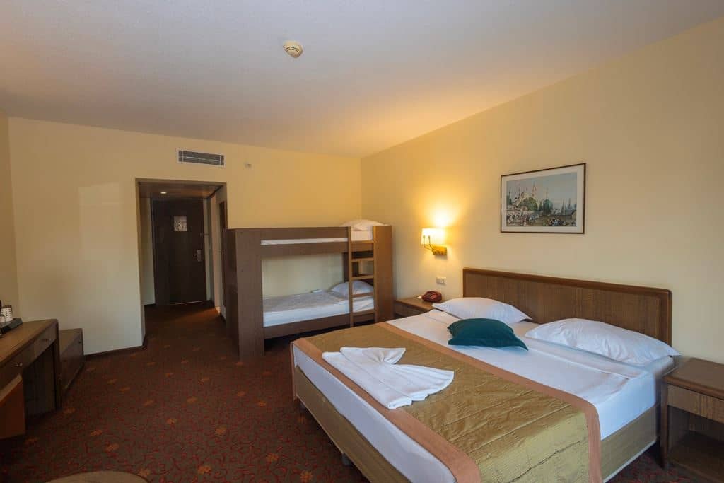rooms-standard-room-with-bunkbed