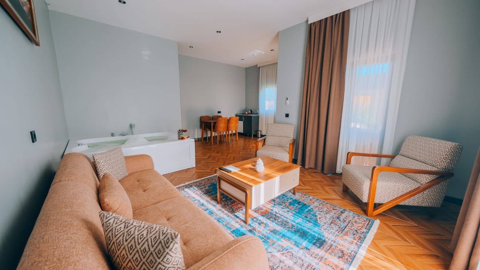 rooms-1+1-villa-gol-veya-bahce-manzarali-isitmali-havuzlu