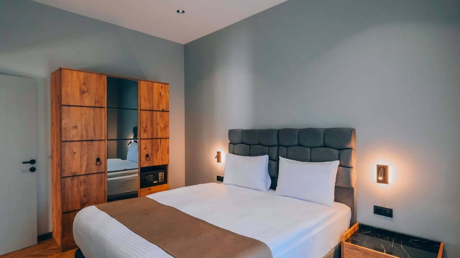 rooms-1+1-villa-gol-veya-bahce-manzarali-isitmali-havuzlu