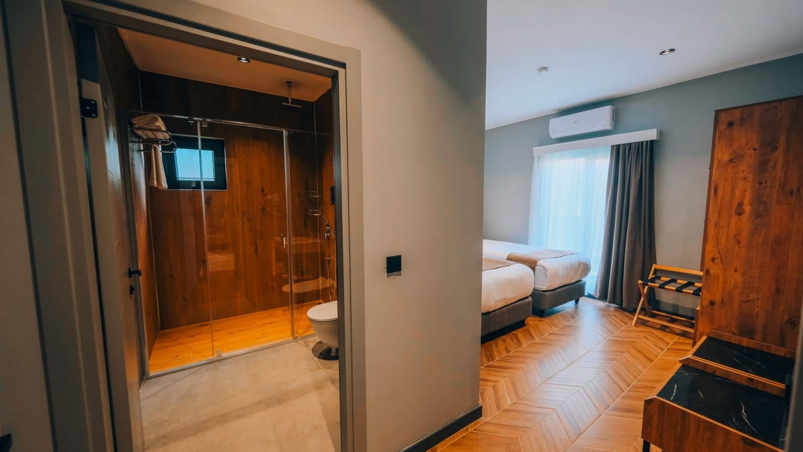 rooms-2+1-villa-gol-manzarali-isitmali-havuzlu