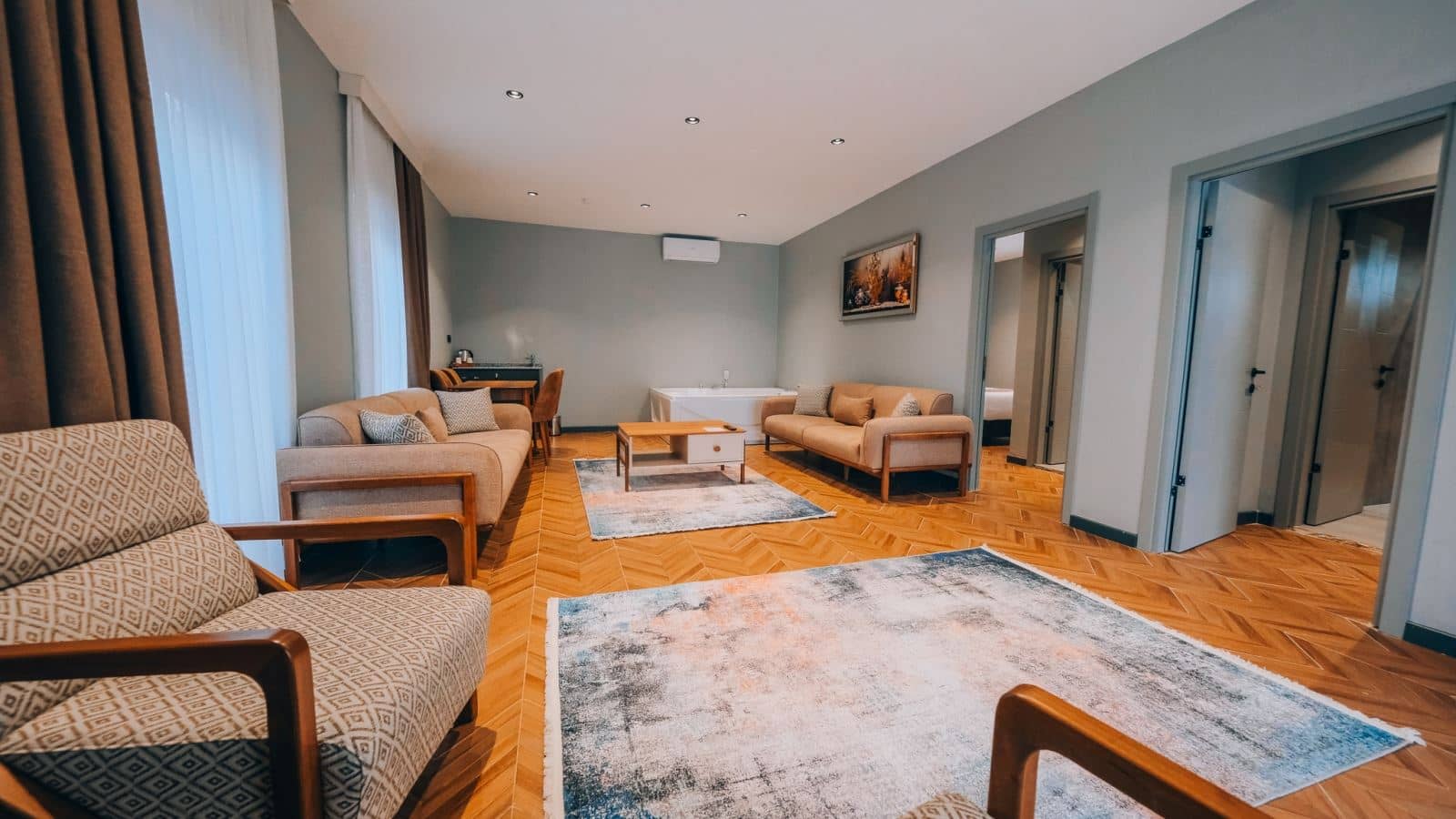 rooms-2+1-villa-gol-manzarali-isitmali-havuzlu