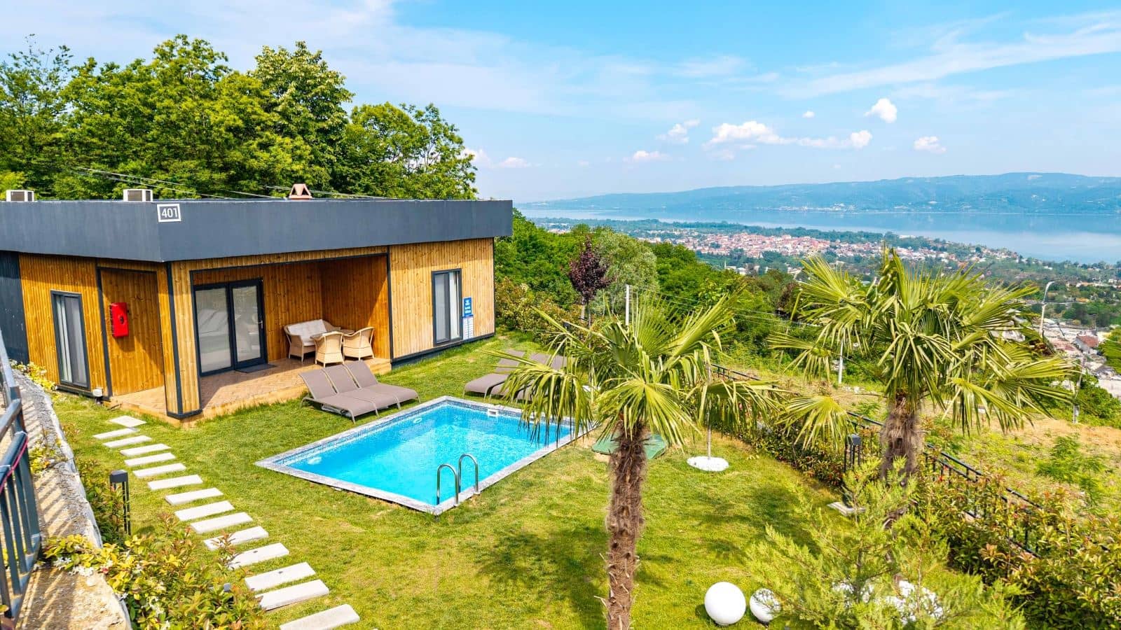 rooms-3+1-villa-gol-manzarali-isitmali-havuzlu