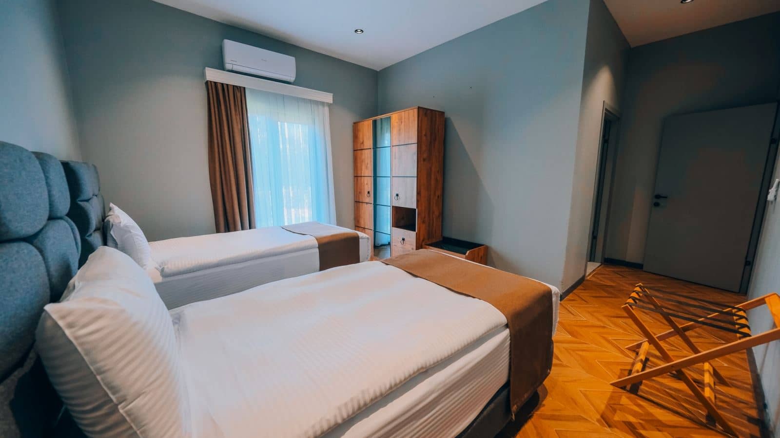 rooms-3+1-villa-gol-manzarali-isitmali-havuzlu
