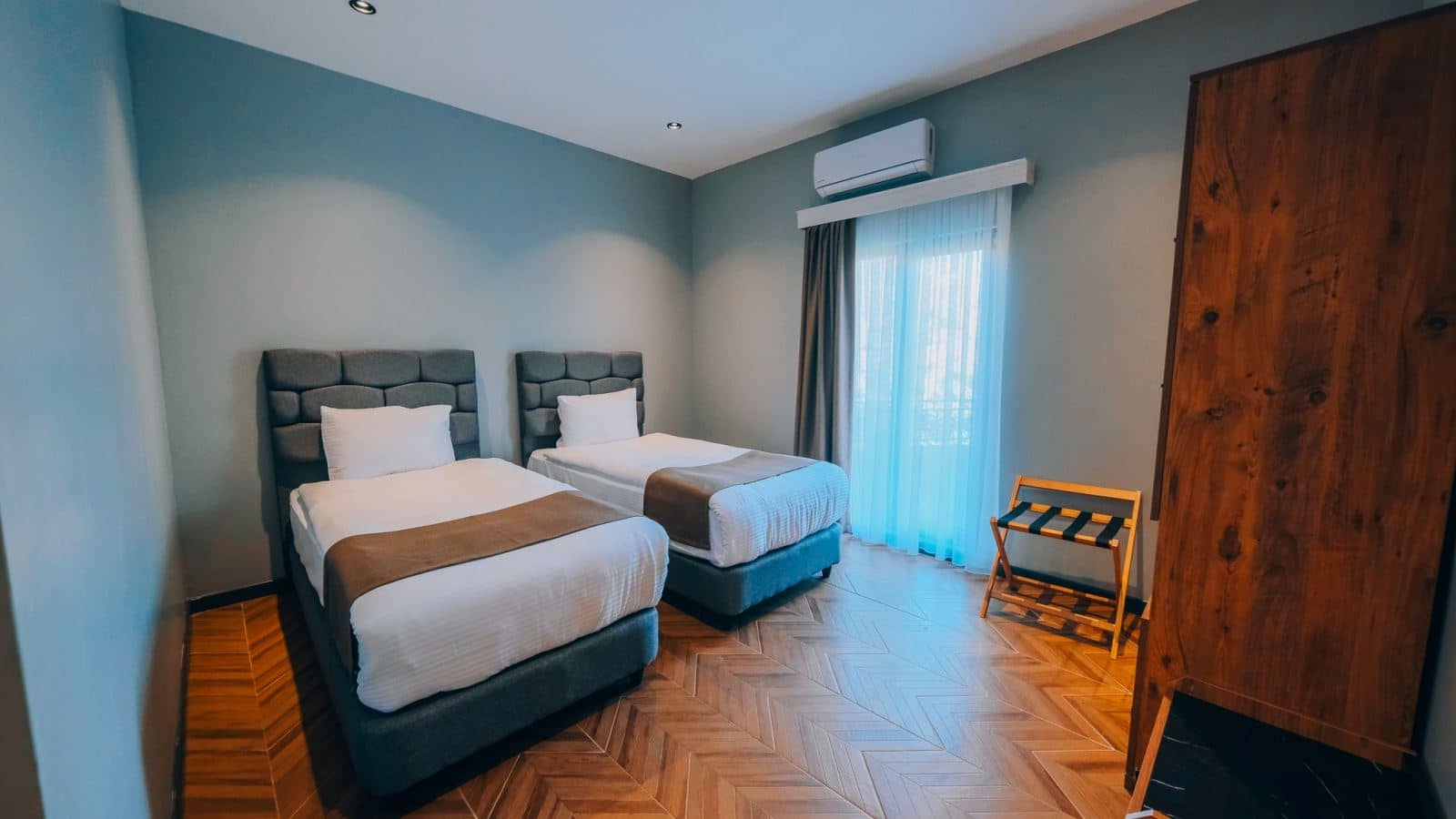 rooms-3+1-villa-gol-manzarali-isitmali-havuzlu