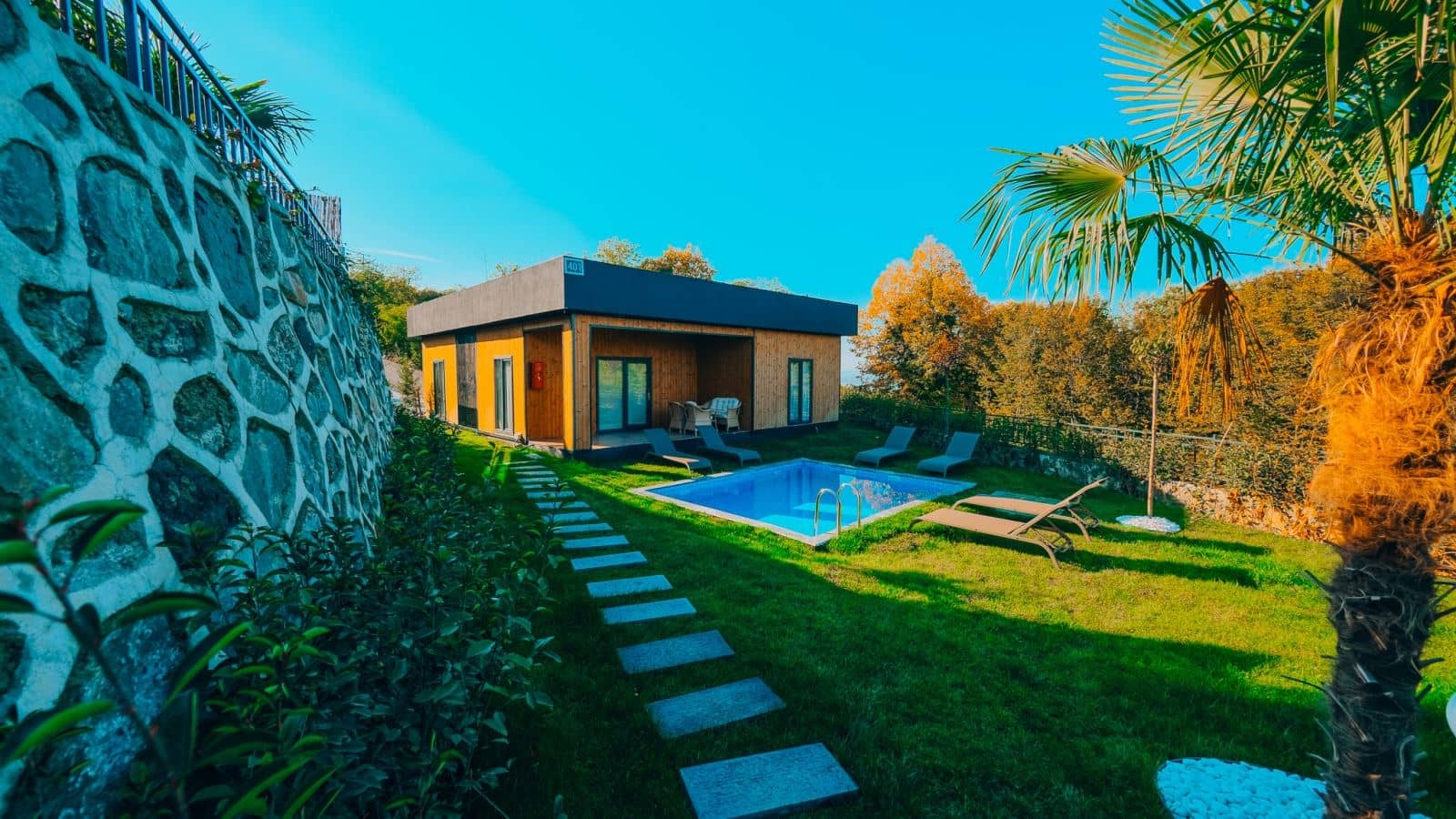 rooms-3+1-villa-gol-manzarali-isitmali-havuzlu