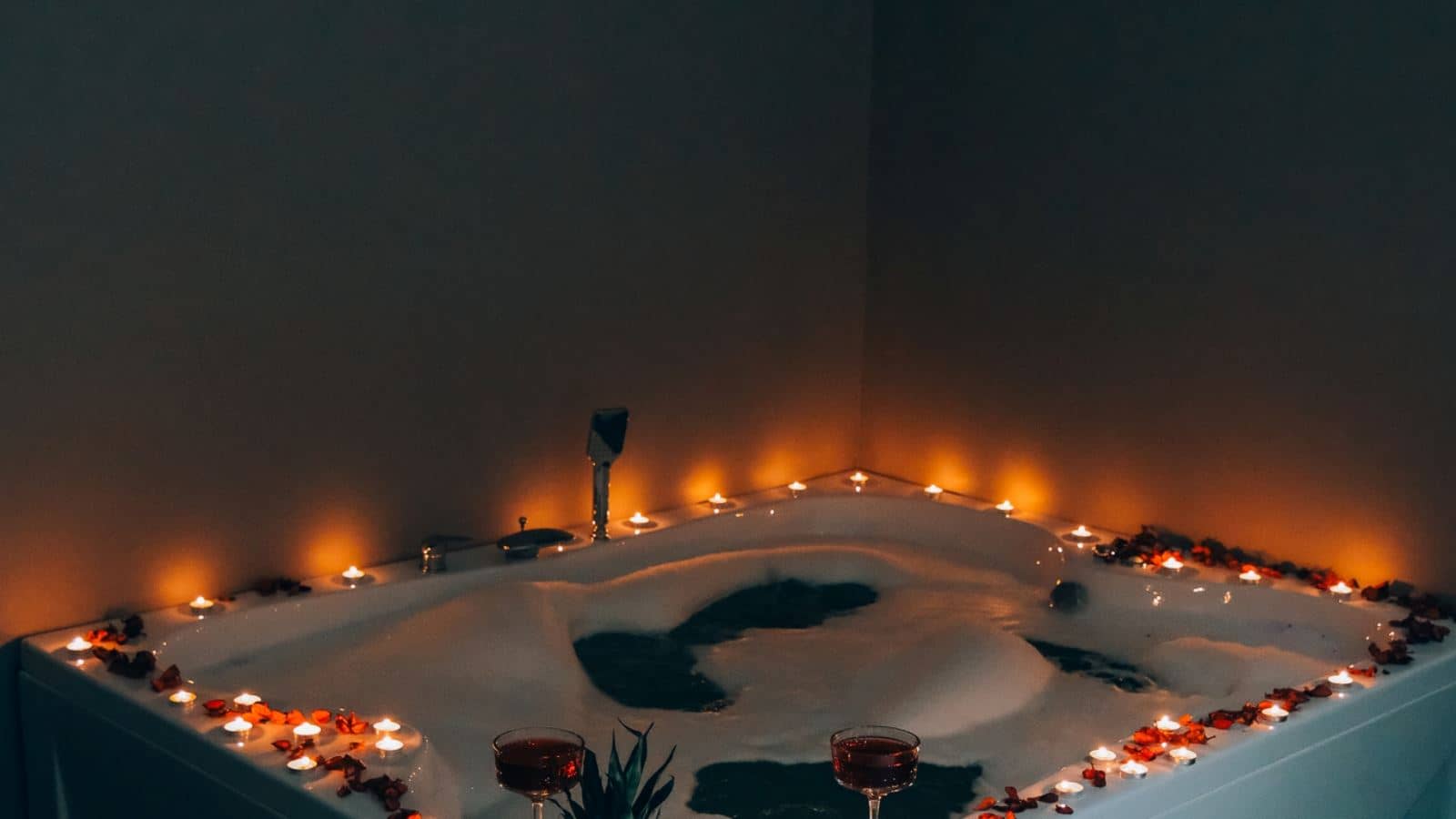 rooms-3+1-villa-gol-manzarali-isitmali-havuzlu