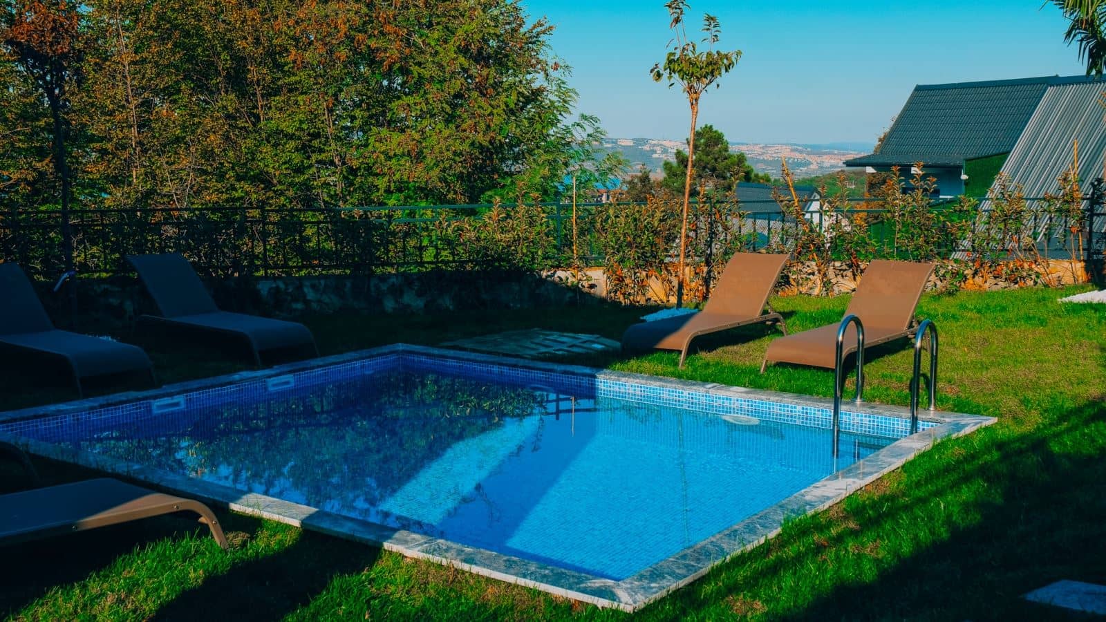 rooms-3+1-villa-gol-manzarali-isitmali-havuzlu