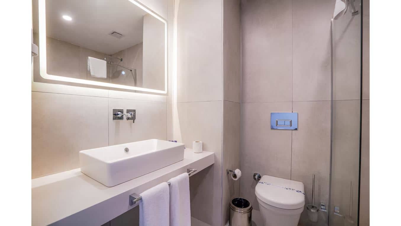 rooms-swimup-room