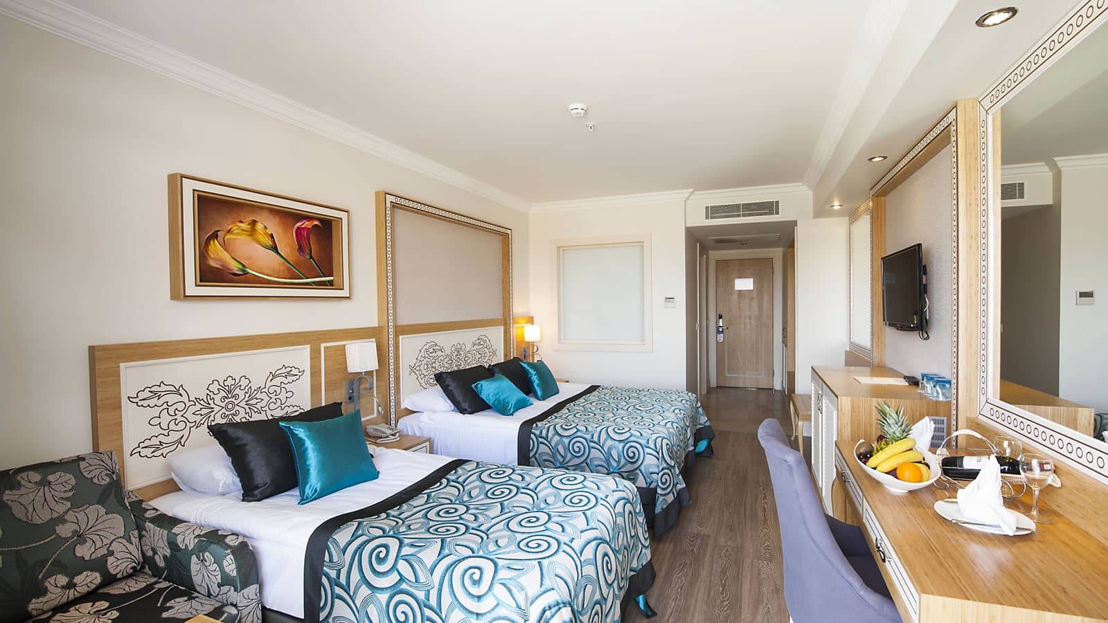 rooms-standard-room-side-sea-view