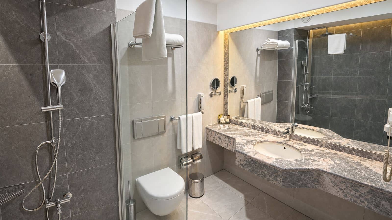 rooms-family-room