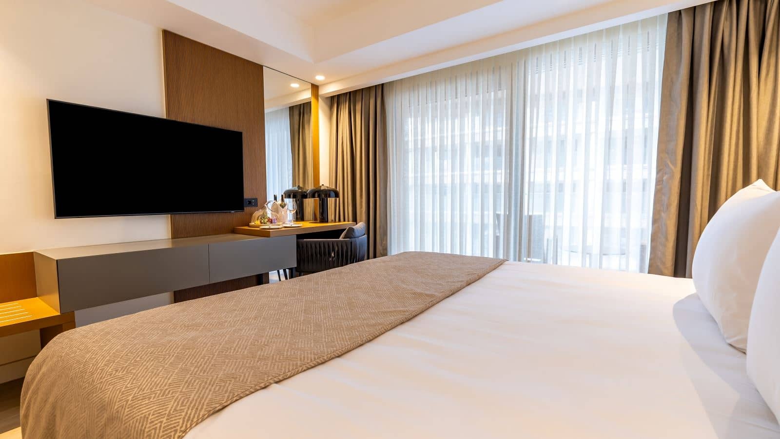 rooms-classic-room-landview