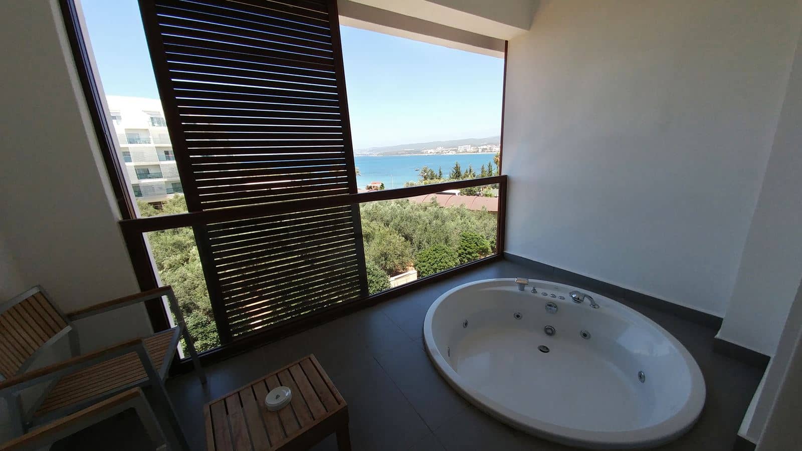 rooms-superior-standard-with-jakuzzi