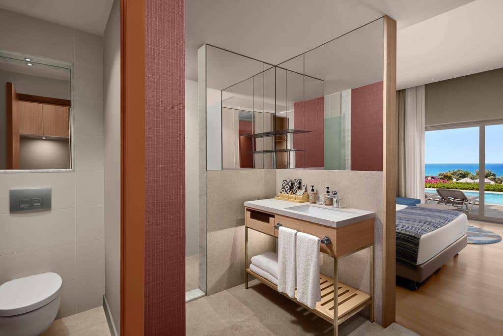 rooms-deluxe-sea-view-swim-up-adult-area