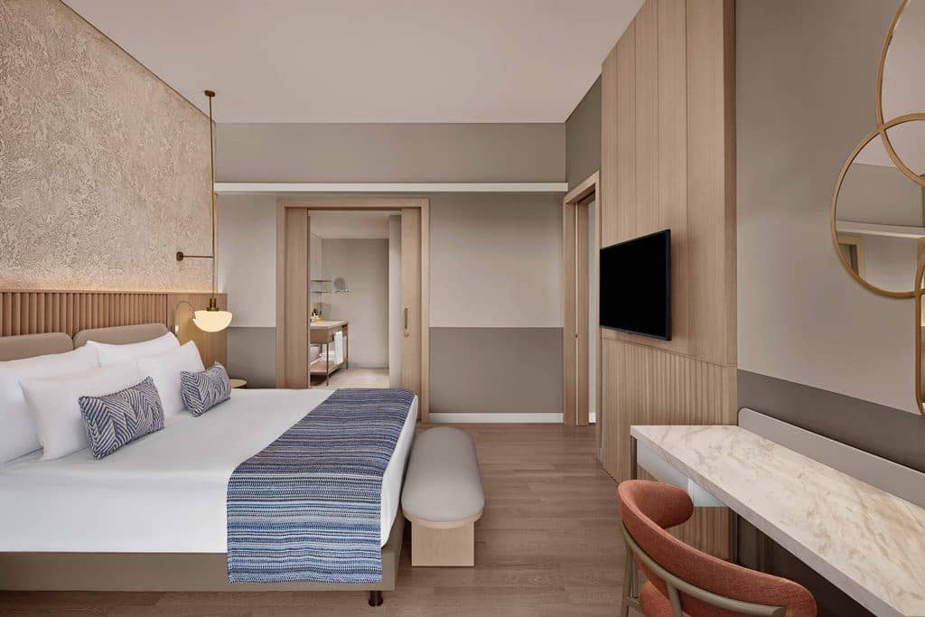 rooms-suite-with-private-pool-adult-area