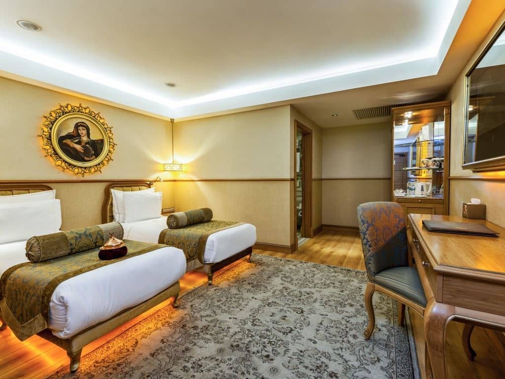 rooms-deluxe-double-room