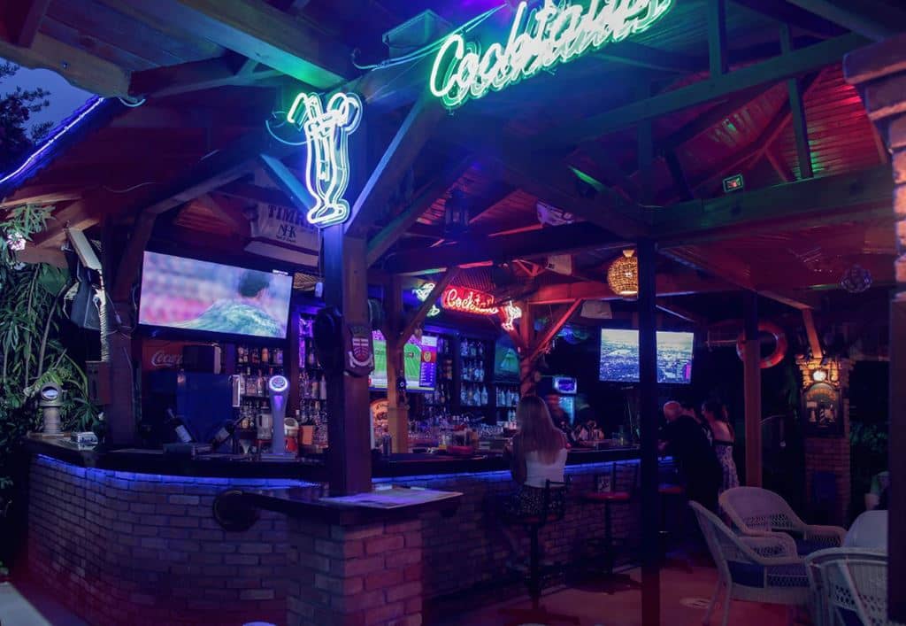 bars-garden-bar