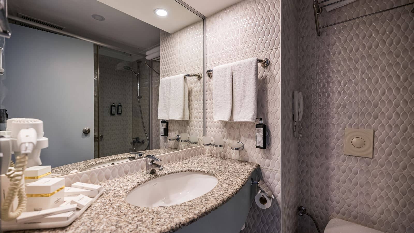 rooms-family-room-2-bedrooms