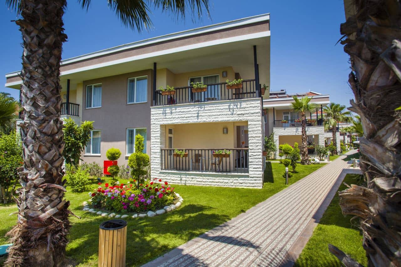 rooms-park-villa-family-room