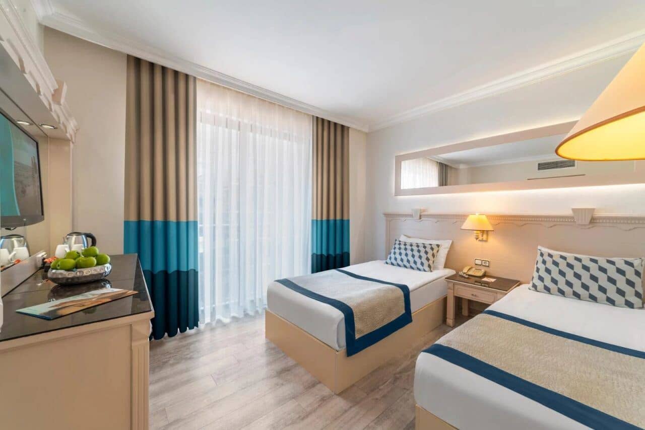 rooms-hotel-standard-room-without-balcony