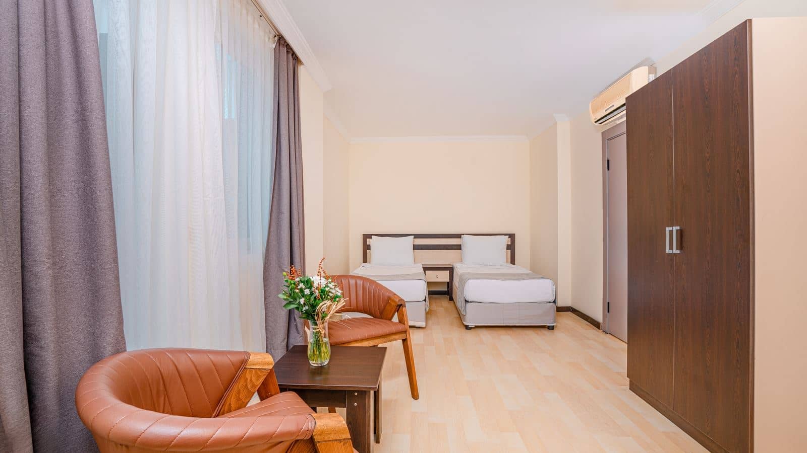 rooms-family-room