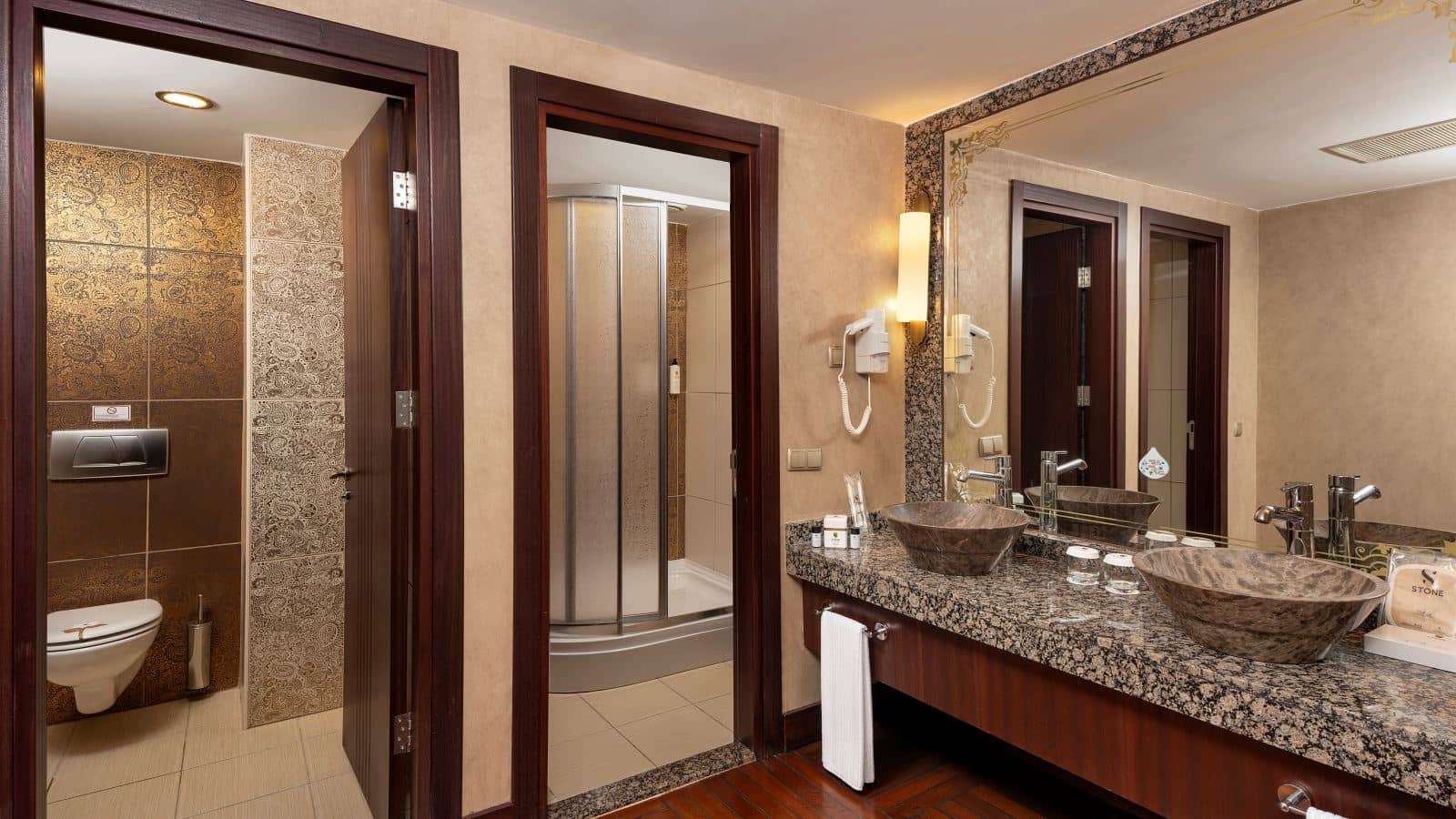 rooms-king-suite