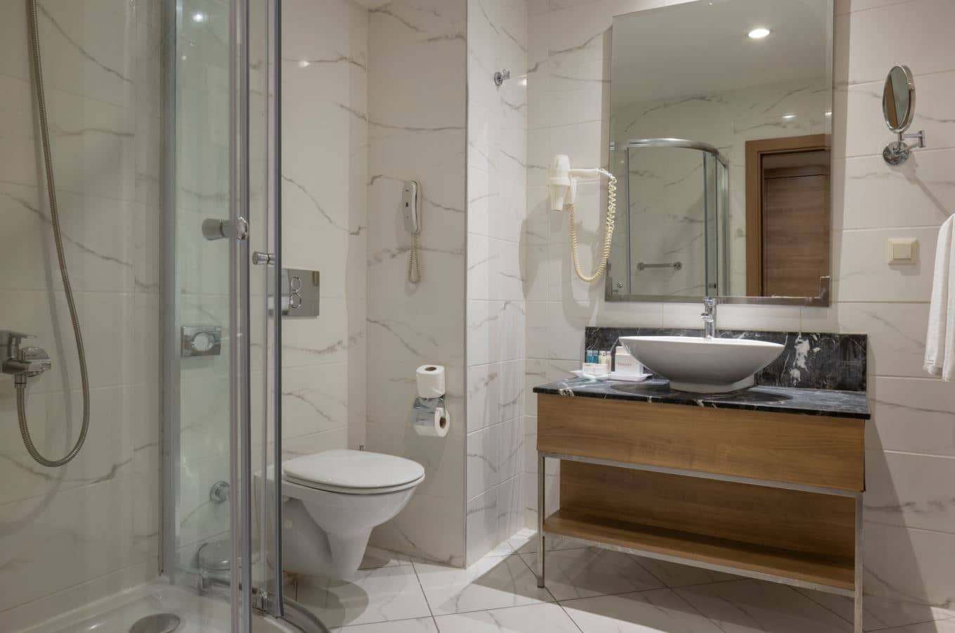 rooms-superior-room