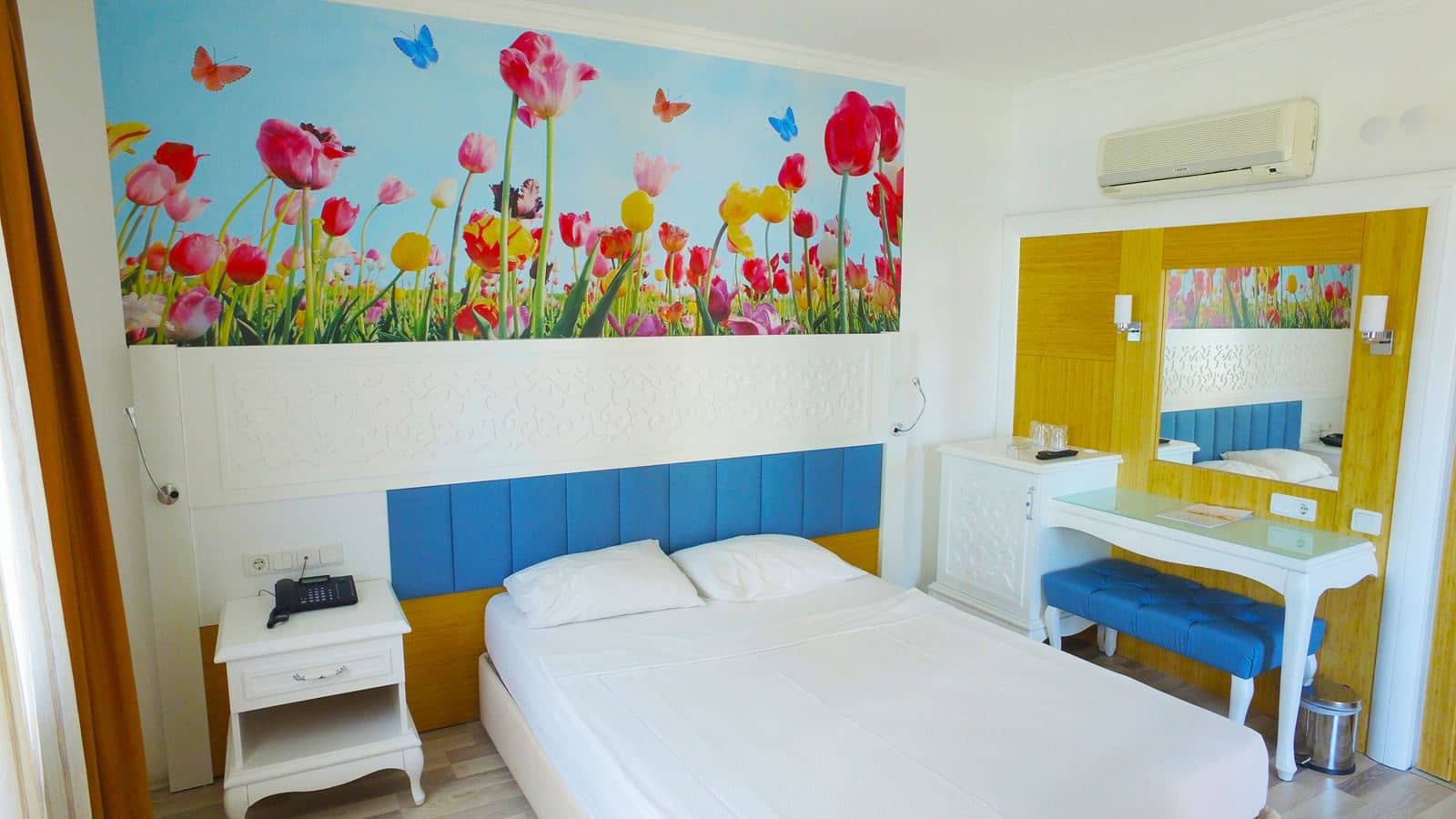 rooms-family-room-a