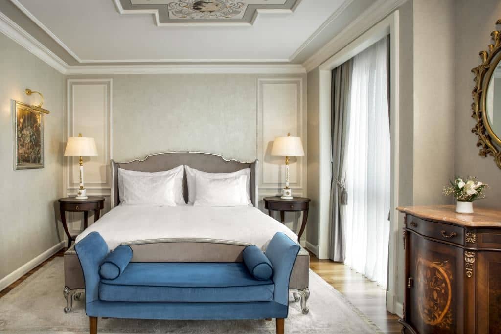 rooms-deluxe-room