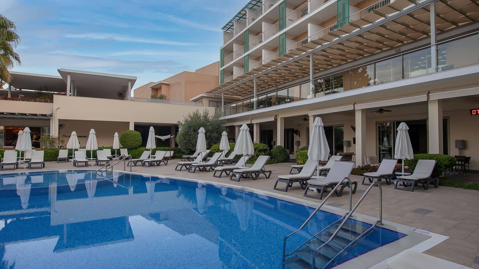 pools-outdoor-pool