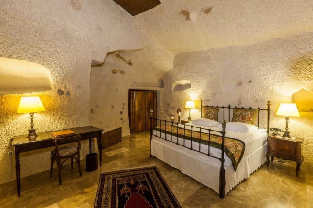 rooms-deluxe-room