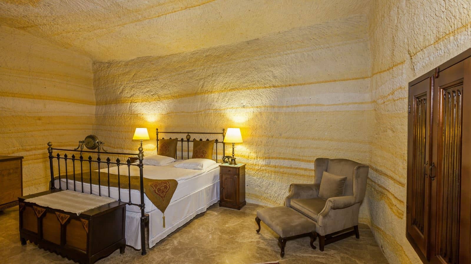 rooms-suite-room