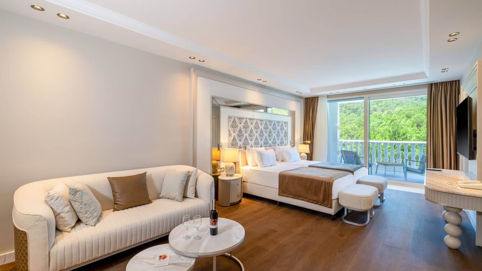 rooms-mare-signature-family-suite-land-view