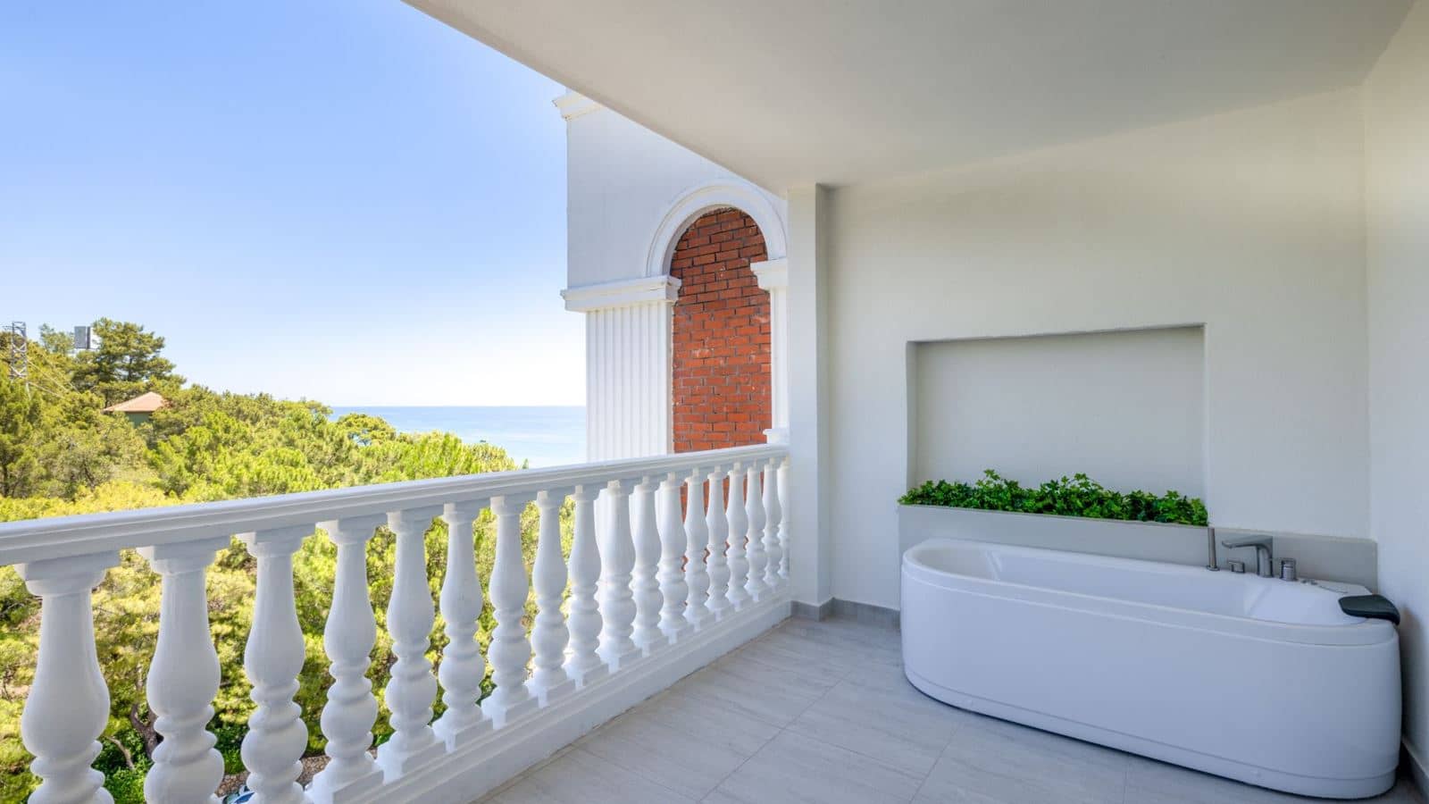 rooms-mare-signature-family-suite-land-view