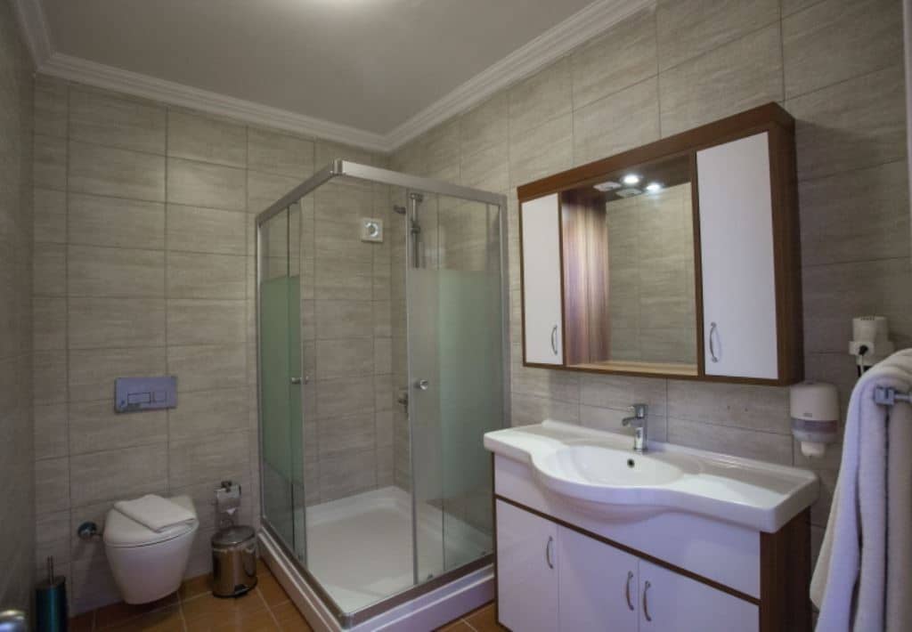 rooms-standard-room-french-balcony