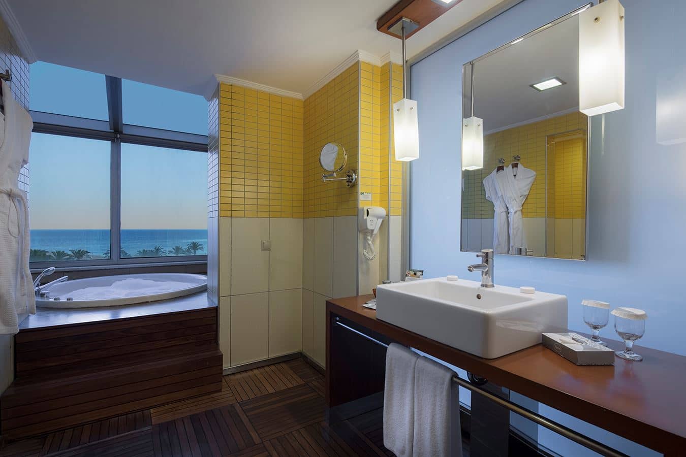 rooms-jaccuzi-room