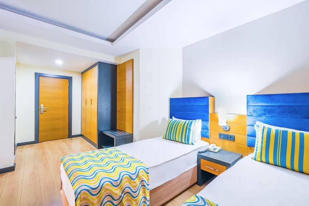 rooms-standard-room